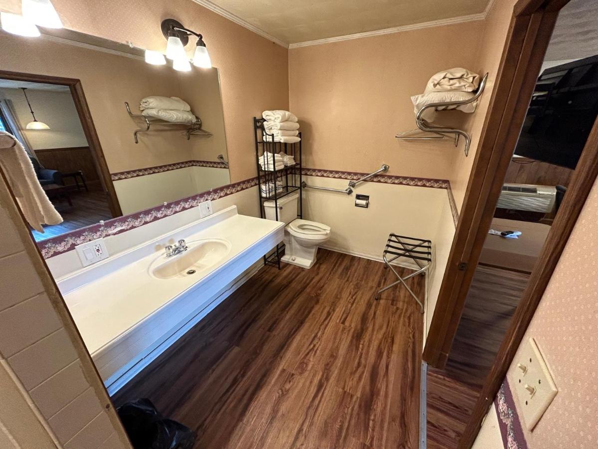 Valley Inn And Suites French Lick Esterno foto