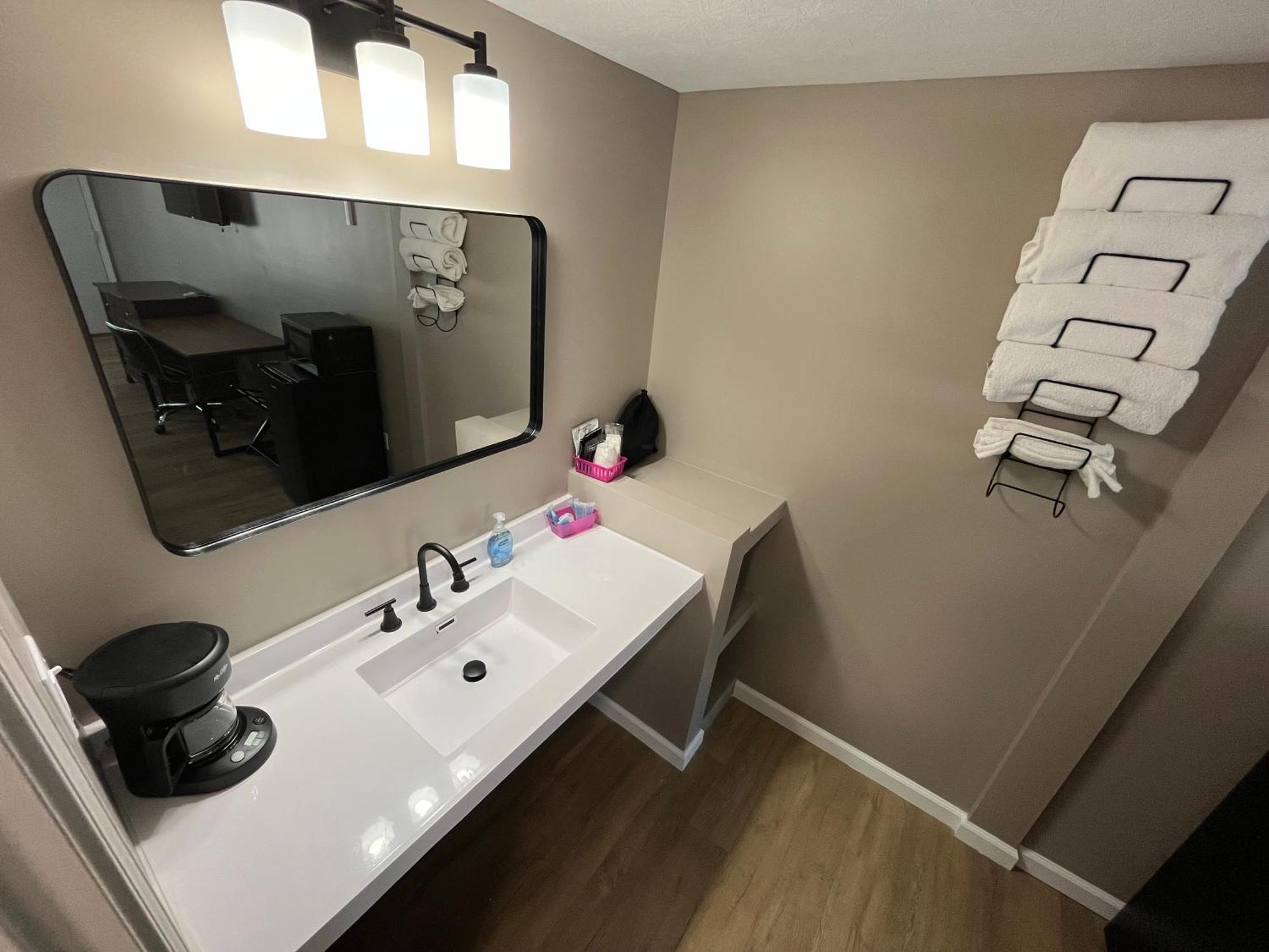 Valley Inn And Suites French Lick Esterno foto
